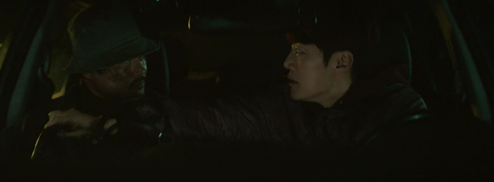 Jae-yeong trying to kill Jang-gil