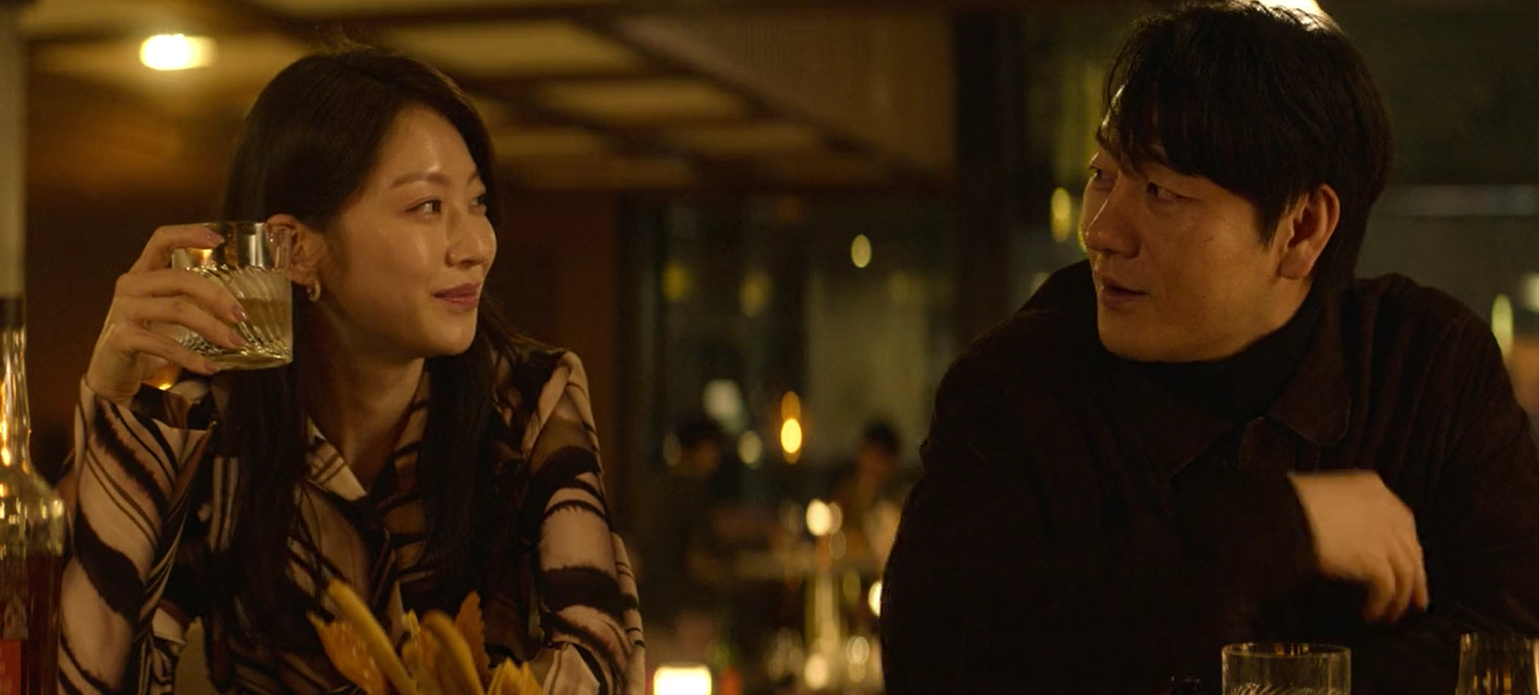 Yu-jeong and her friend making their business plan