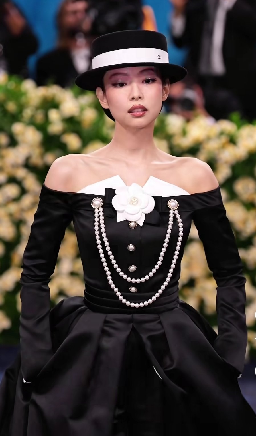 Jennie Met Gala 2025 black tuxedo dress and pearl details