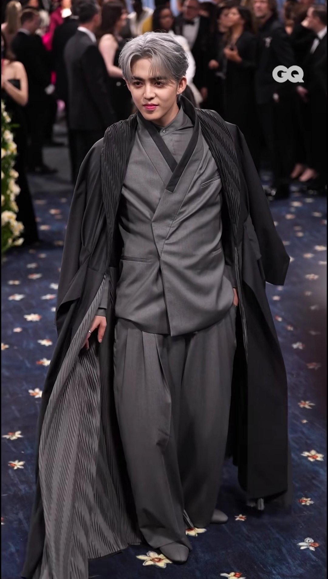 Seventeen’s S.Coups red carpet look Met Gala 2025 gray layered suit